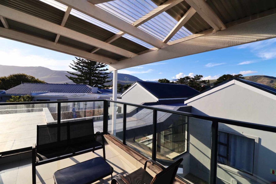 7 Bedroom Property for Sale in Sandbaai Western Cape